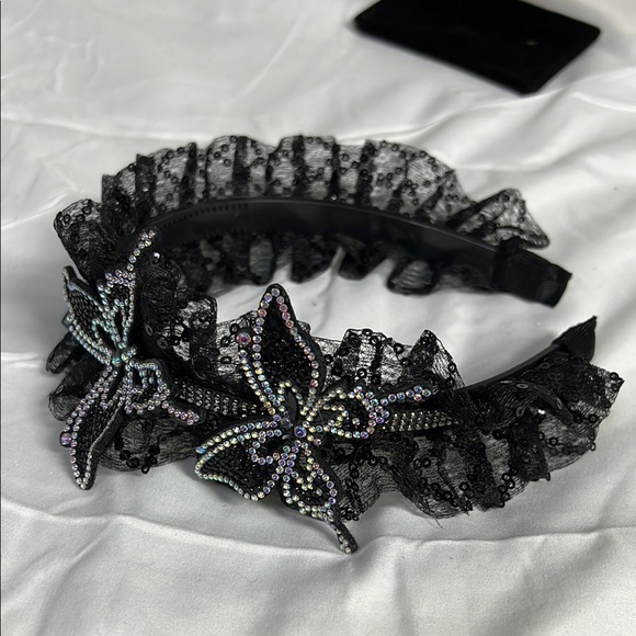 Elegant Black Lace Butterfly Headband - Picture 3 of 5